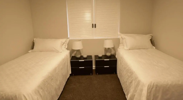 Апартаменты Modern Two Bedroom Epsom Apartments