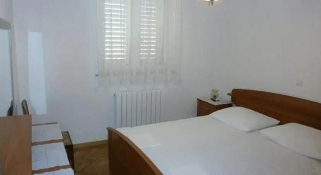 Apartments Ella, Book Lejlighed Hoteller i Split Region med parkering, Parkering