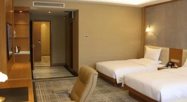 Трёхместный люкс Deluxe Qirui Hotel