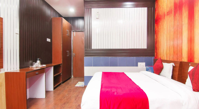 Collection O 4308 Hotel Zaarang Inn, Забронировать Отель Отели Гомти Нагара 3 звезды, 3*