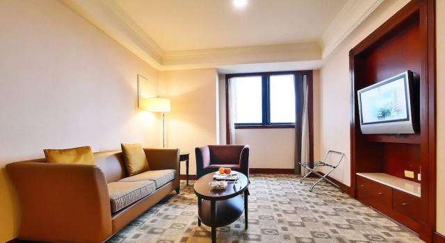 Номер Executive HiONE Holiday Hotel