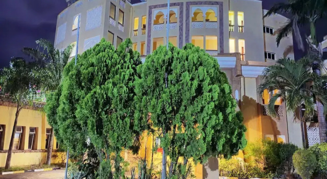 Eden Beach Resort Apartments, Rezerwuj Apartament Hotele w Coast Region z parkingiem, Parking