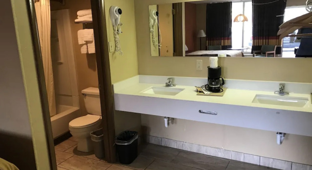 Четырёхместный номер Standard Conner Hill Motor Lodge
