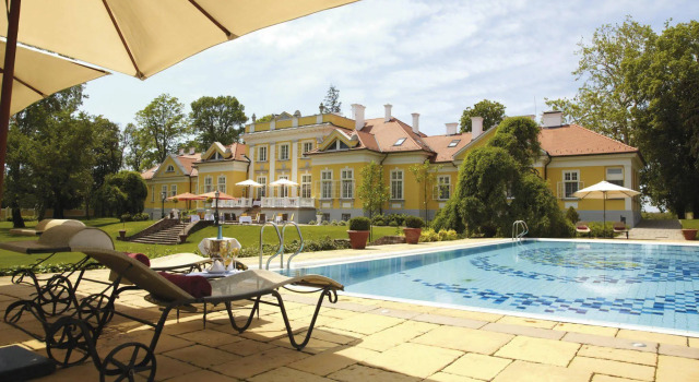 Hertelendy Kastély Exclusive, Reservar Hotel Hotéis em Kutas com piscina, Piscina