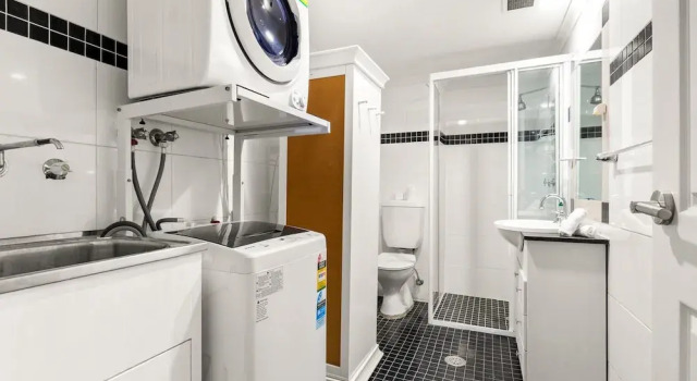 Green Views & Great Location: Inner-city 1-bed