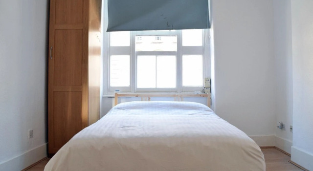 Comfortable 1 Bedroom Apartment With Great Connections, Varaa Huoneisto Asunnot kohteessa Merseyside, Huoneisto