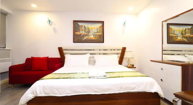 Студия Queen Stay Apartments