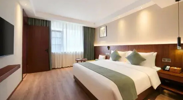 Люкс Meishan Hotel (Sansu Temple Wanda Plaza Branch)