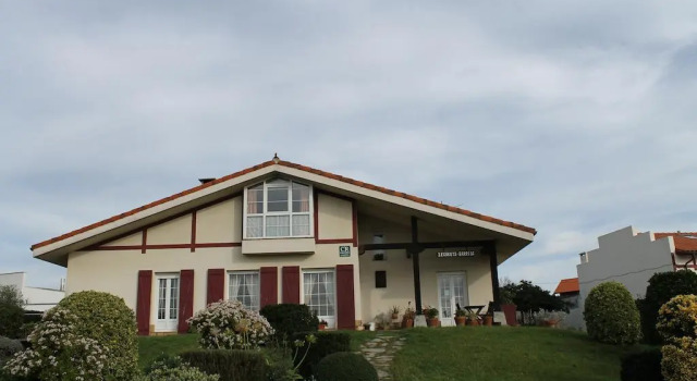 Casa Rural Zearreta Barri, Rezerwuj Hotel Hotele w Baskonia z parkingiem, Parking