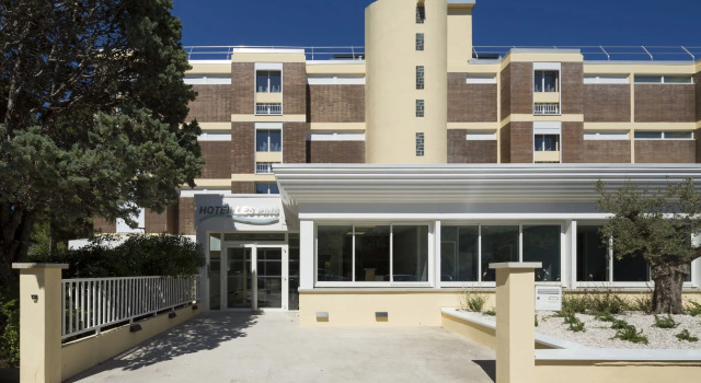 Opéralia Hôtel Les Pins, Book Hotel Balaruc-les-Bains Étang de Thau