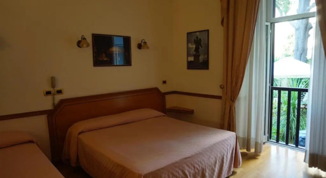 Трёхместный номер Standard с видом на сад Green Hotel