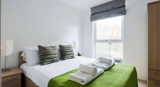 Panoramic Victoria Park Home close to Stratford, Забронировать Дом для отпуска Коттеджи Большого Лондона, Коттедж