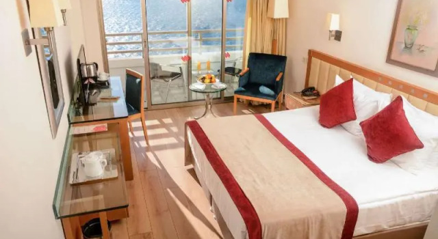 Двухместный номер Standard с балконом и с видом на море Korumar Hotel Deluxe