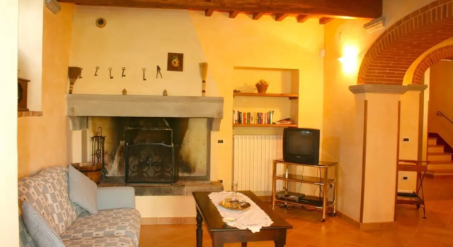 Вилла с балконом Private Villa with AC, private pool, WIFI, TV, terrace, pets allowed, parking, close to Arezzo