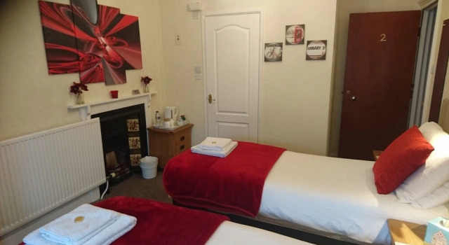 Lawnswood Guest House, Varaa Hotelli Torquay Devon