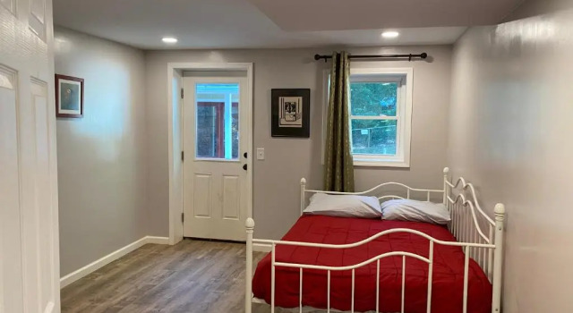 Downtown Family Retreat - 5 Bedrooms, 3 Minutes to Dahlonega, Pool, Hot Tub, Game Rooms, Boek Hotel Dahlonega Georgia
