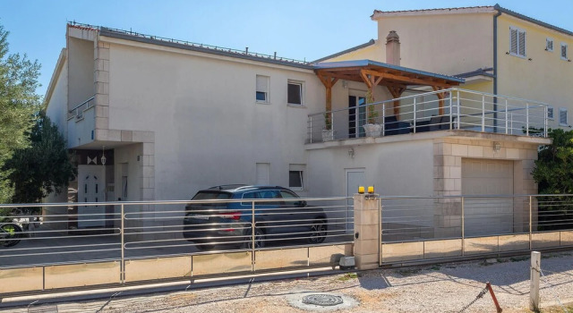 Awesome Home in Kastel Novi with WiFi, 4 Bedrooms & Hot Tub, Забронировать Дом для отпуска Виллы Кастель-Нови, Вилла