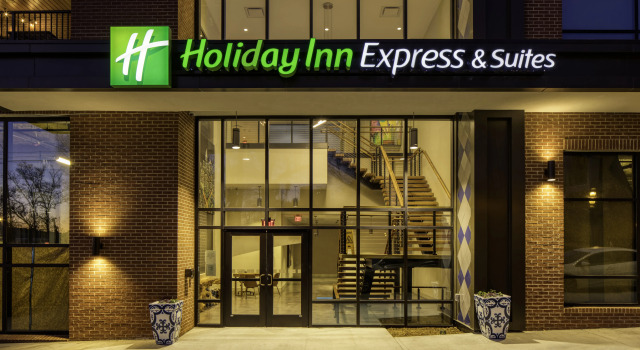 Holiday Inn Express & Suites - Charlotte - South End by IHG, Забронировать Отель Шарлотте Северная Каролина