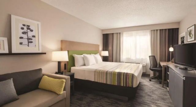 Люкс Country Inn & Suites by Radisson, Northfield, MN