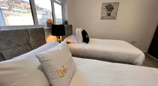 Immaculate 2-bed Apartment in Liverpool, Забронировать Апартаменты/квартира Ливерпуль Мерсисайд, рядом с Район Пир-Хед