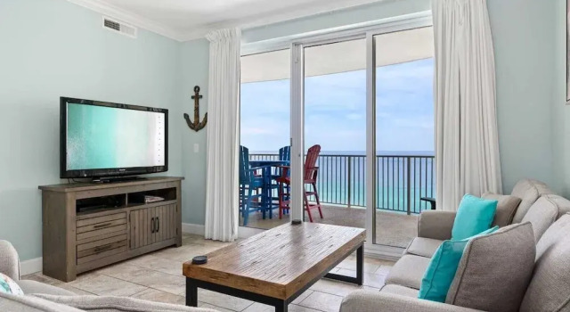 Beachfront Access, 2 Pools, Beach Service w/ Chairs Emerald Isle Resort 1308, Забронировать Курортный отель Отели Панама-Сити с парковкой, рядом с Музей дайвинга "Человек в море", Парковка