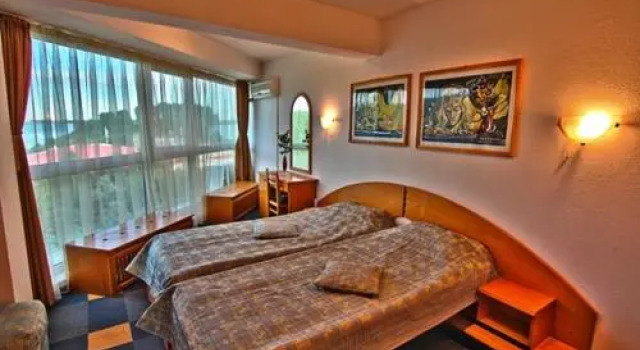 Hotel Star, Rezerwuj Hotel Hotele w Arges z basenem, Basen
