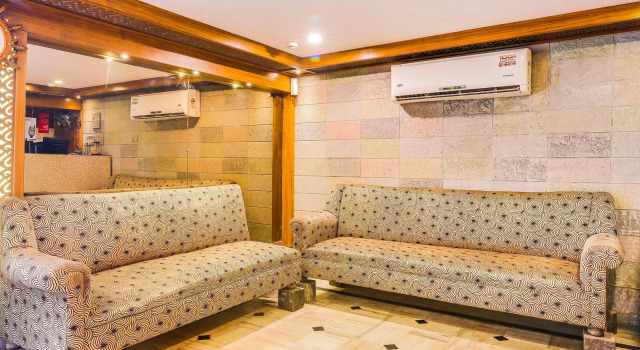 FabHotel Aayash - Nr City Center Metro Station, Забронировать Отель Отели Солт-Лейк-Сити 3 звезды, 3*