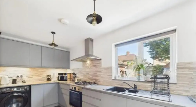 Апартаменты с 3 комнатами Central Serviced Apartments by Roomsbooked