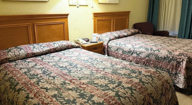 Четырёхместный номер Standard Fairview Inn Hesston Near Wichita