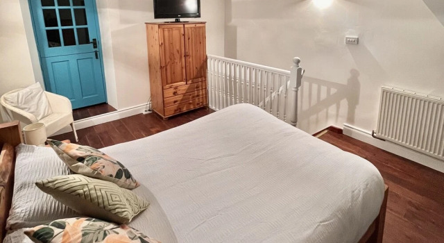 Stunning Riverside Tryweryn Terrace House