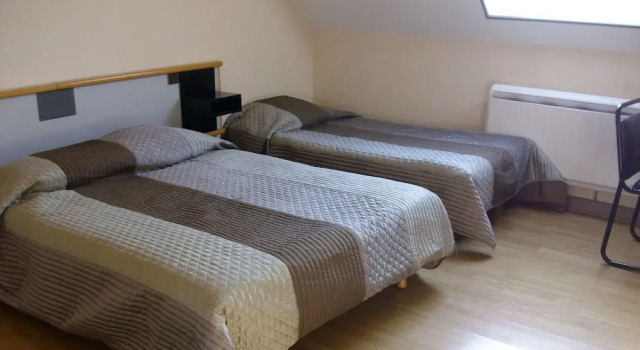 Трёхместный номер Standard с балконом Hotel Au Logis Des Ours