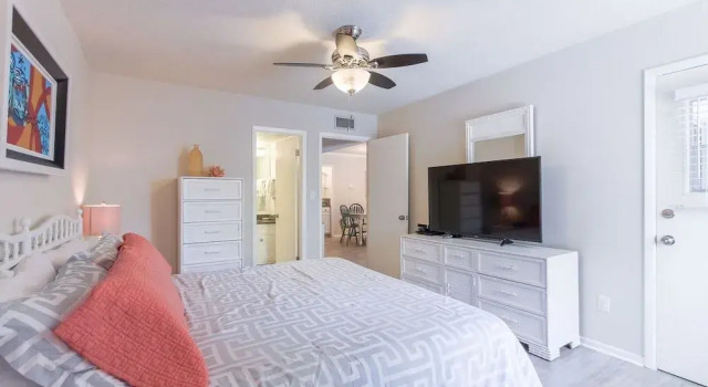 Gulf Shore Condo #2A - 2 Br condo by RedAwning, Book Lejlighed Destin Emerald Coast