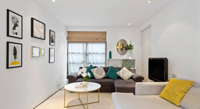 Beautiful 2bdr/2bath Apt in Mayfair, 3mins to Tube, Забронировать Отель Отели Англии 3 звезды, 3*