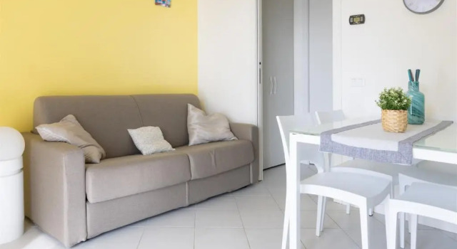 IseoLakeRental - Blondie House, Buchen Sie Hotel Hotels in Iseosee mit Parkplatz, Parkplätze