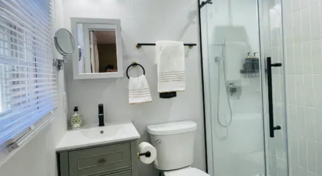 Elegant 3BR/2BA House in the Heart of Princeton + Free Parking, Book Hotel Princeton North Jersey