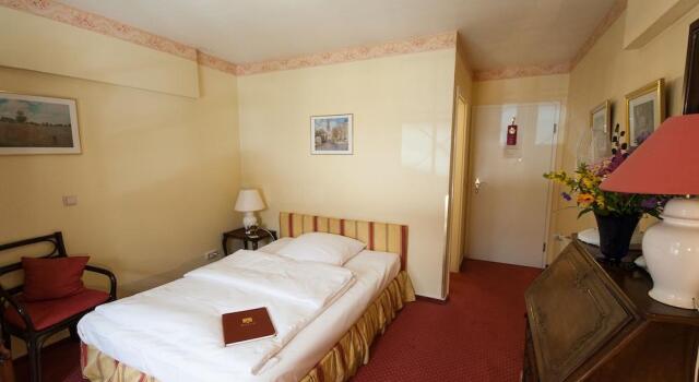Hotel Gutshof Busch, Rezervasyon Otel Sarstedt Weser Uplands