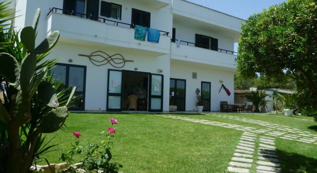 Residence Punta Cassano - In piscina sulla spiaggia di sabbia, Book Hotel Melendugno Salento