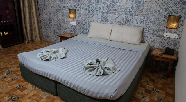 Sea Breeze Inn, Calangute Goa, Забронировать Отель Отели Калангут с бассейном, рядом с Пляж Калангут, Бассейн