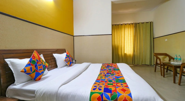 Номер Premium FabHotel Elite Peak