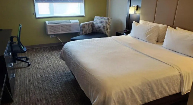 Номер Standard Holiday Inn Express Maspeth by IHG