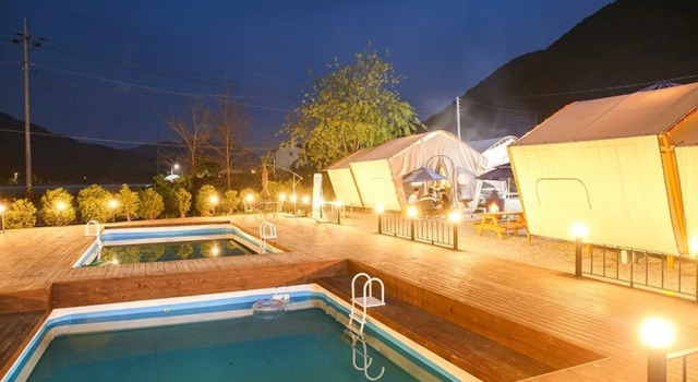 Boeun Glamping, Prenota Campeggio Hotel a Chungcheongbuk-Do con piscina, Piscina