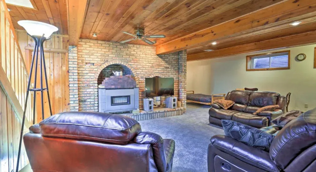 Walk to Downtown: Custer Retreat w/ Fire Pit!, Забронировать Дом для отпуска Виллы штата Южной Дакоты, Вилла