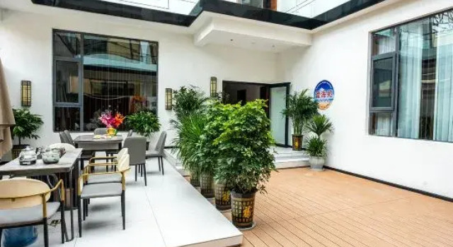 'Yunhaiyuan Oxygen Homestay, Buchen Sie Hotel Hotels in Yunnan mit Parkplatz, Parkplätze