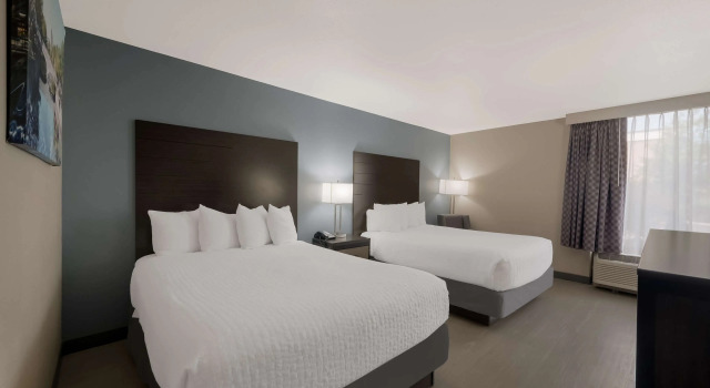 Четырёхместный номер Standard Best Western Executive Inn