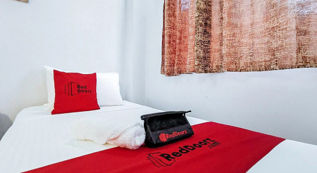 Двухместный номер Standard RedDoorz near Notre Dame of Dadiangas University