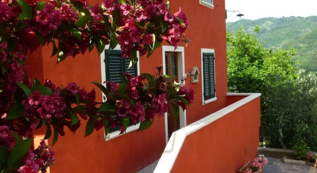 Villa in the Tuscan Hills: Relax in a Magnificent Landscape, Buchen Sie Villa Marliana Toskana