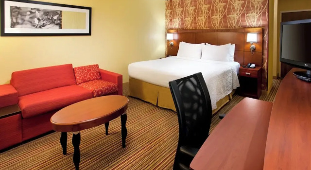 Двухместный номер Standard с балконом Courtyard by Marriott San Diego Sorrento Valley