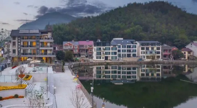 Tianyue Lake homestay
