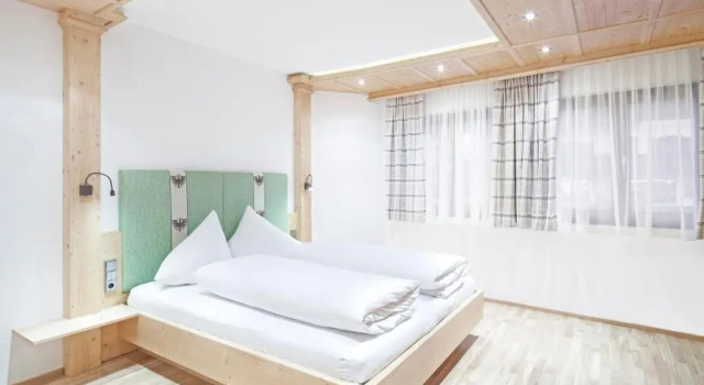 Hotel Alpenstolz