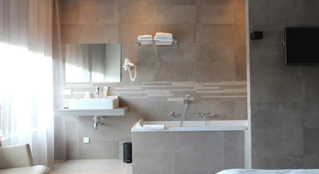 Трёхместный номер Deluxe Golden Tulip West Ende